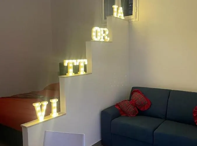 Vittoria * نابولي